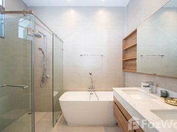3 BR Pool House At Rochalia Near Lanna International