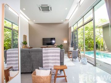 3 BR Pool House At Rochalia Near Lanna International