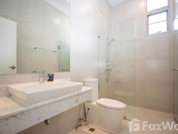 3 BR Pool House At Rochalia Near Lanna International
