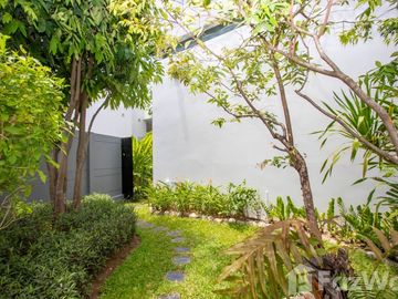 3 BR Pool House At Rochalia Near Lanna International