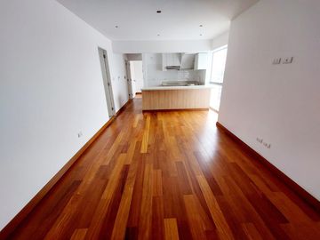 Cómodo Dúplex frente a parque