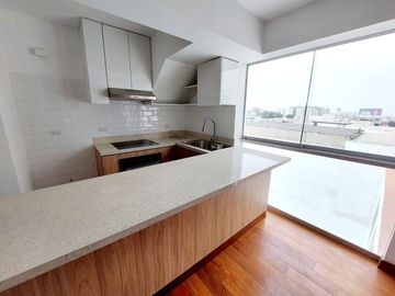 Cómodo Dúplex frente a parque