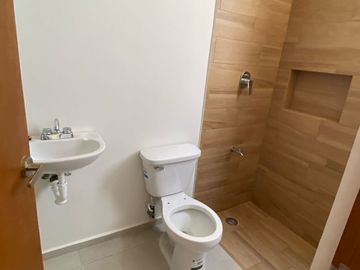 Rocío: Casa de Lujo en Country, una planta, alberca, seguridad 24/7.