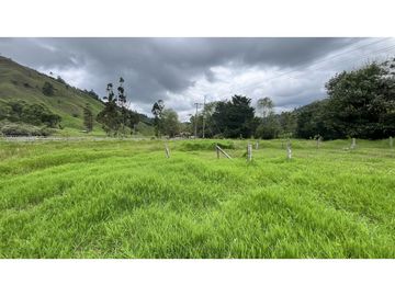 VENTA DE CASA CAMPESTRE EN SALENTO, QUINDO, COLOMBIA
