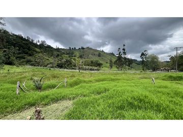 VENTA DE CASA CAMPESTRE EN SALENTO, QUINDO, COLOMBIA