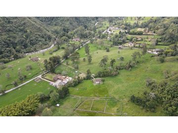 VENTA DE CASA CAMPESTRE EN SALENTO, QUINDO, COLOMBIA