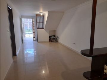 Casa de dos pisos en venta Barrio El Bosque Palmira Valle Colombia