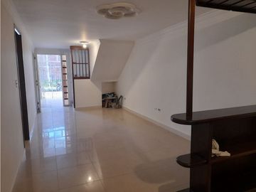 Casa de dos pisos en venta Barrio El Bosque Palmira Valle Colombia