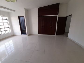 Casa de dos pisos en venta Barrio El Bosque Palmira Valle Colombia