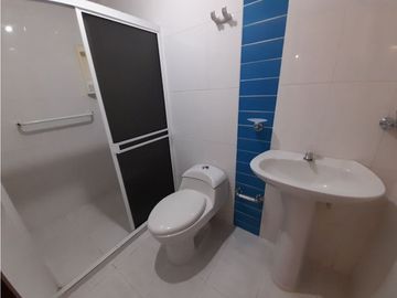 Casa de dos pisos en venta Barrio El Bosque Palmira Valle Colombia