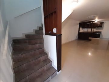 Casa de dos pisos en venta Barrio El Bosque Palmira Valle Colombia