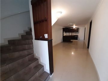 Casa de dos pisos en venta Barrio El Bosque Palmira Valle Colombia