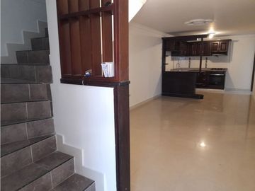 Casa de dos pisos en venta Barrio El Bosque Palmira Valle Colombia