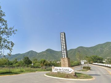 Casa en venta con alberca carr nacional priv valle de cristal