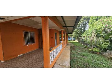 VENDO.CASA.EN ALGARROBO