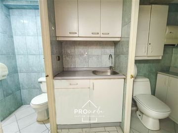 Oficina en Venta en Metro Pedro de Valdivia / Alfredo Barros Errázuruz