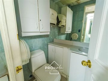 Oficina en Venta en Metro Pedro de Valdivia / Alfredo Barros Errázuruz