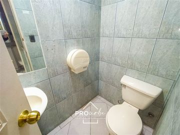 Oficina en Venta en Metro Pedro de Valdivia / Alfredo Barros Errázuruz