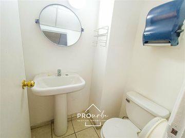 Oficina en Venta en Metro Pedro de Valdivia / Alfredo Barros Errázuruz