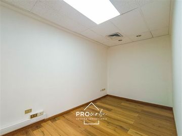 Oficina en Venta en Metro Pedro de Valdivia / Alfredo Barros Errázuruz