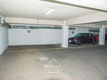 Oficina en Venta en Metro Pedro de Valdivia / Alfredo Barros Errázuruz