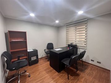 Casa en Venta en ¡¡A pasos del metro Chacabuco!!