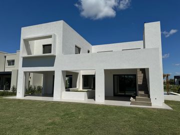 CASA en Venta en COMPLEJO PUERTOS  - CEIBOS