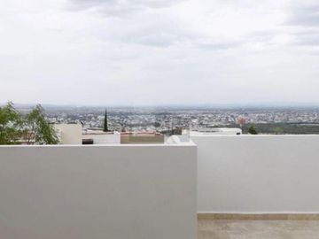 Residencia en venta en fraccionamiento exclusivo Sierra Azúl, San Luis Potosí