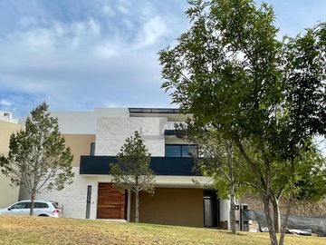 Residencia en venta en fraccionamiento exclusivo Sierra Azúl, San Luis Potosí