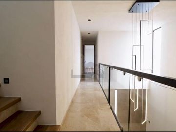Residencia en venta en fraccionamiento exclusivo Sierra Azúl, San Luis Potosí