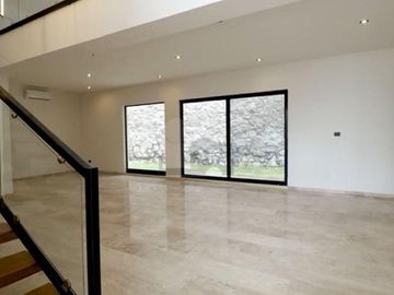 Residencia en venta en fraccionamiento exclusivo Sierra Azúl, San Luis Potosí