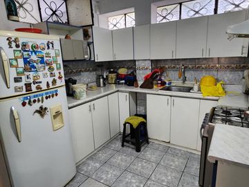 SE VENDE CASA EN SANTIAGO DE SURCO