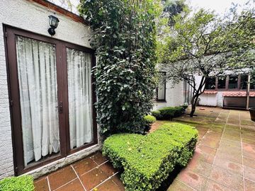 Casa en venta con enorme jardin, San Jerónimo Lídice, Magdalena Contreras, Cdmx
