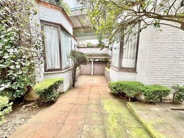 Casa en venta con enorme jardin, San Jerónimo Lídice, Magdalena Contreras, Cdmx