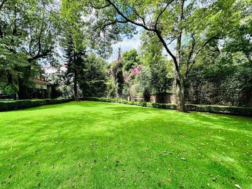 Casa en venta con enorme jardin, San Jerónimo Lídice, Magdalena Contreras, Cdmx