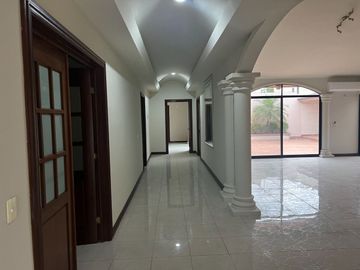 Casa en Venta, Del Valle, San Pedro Garza García
