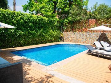 Casa en Venta en Entre Camino El Alba y camino Las Flores