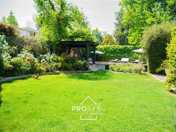 Casa en Venta en Entre Camino El Alba y camino Las Flores