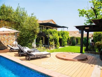 Casa en Venta en Entre Camino El Alba y camino Las Flores