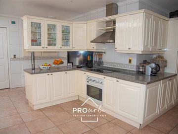 Casa en Venta en Entre Camino El Alba y camino Las Flores