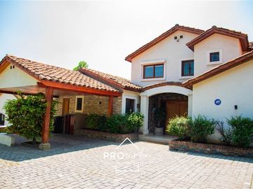 Casa en Venta en Entre Camino El Alba y camino Las Flores