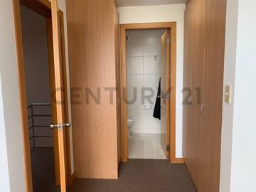 Vendo dpto 2 dormitorios con patio y pérgola Iñaquito Alto