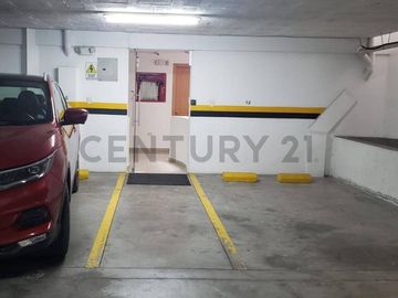 Vendo dpto 2 dormitorios con patio y pérgola Iñaquito Alto