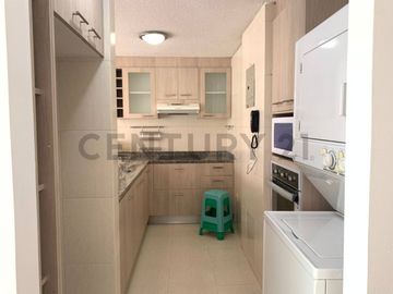 Vendo dpto 2 dormitorios con patio y pérgola Iñaquito Alto