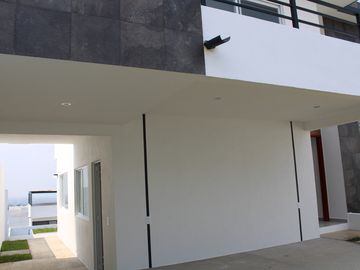 Estrena CASA en VENTA Fraccionamiento ALTOS de OAXTEPEC, a dos minutos de Lomas
