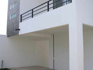 Estrena CASA en VENTA Fraccionamiento ALTOS de OAXTEPEC, a dos minutos de Lomas