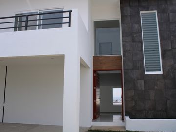 Estrena CASA en VENTA Fraccionamiento ALTOS de OAXTEPEC, a dos minutos de Lomas