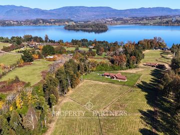Terreno con vista panorámica y acceso al lago Panguipulli