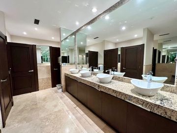 Departamento de lujo en VENTA Encinares Bosque Real, Huixquilucan