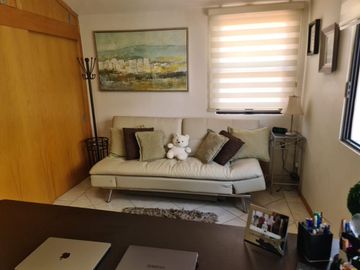 Exclusiva Residencia en Villas del Mesón, Gran Jardín, 4 Rec, Garage 6 Autos